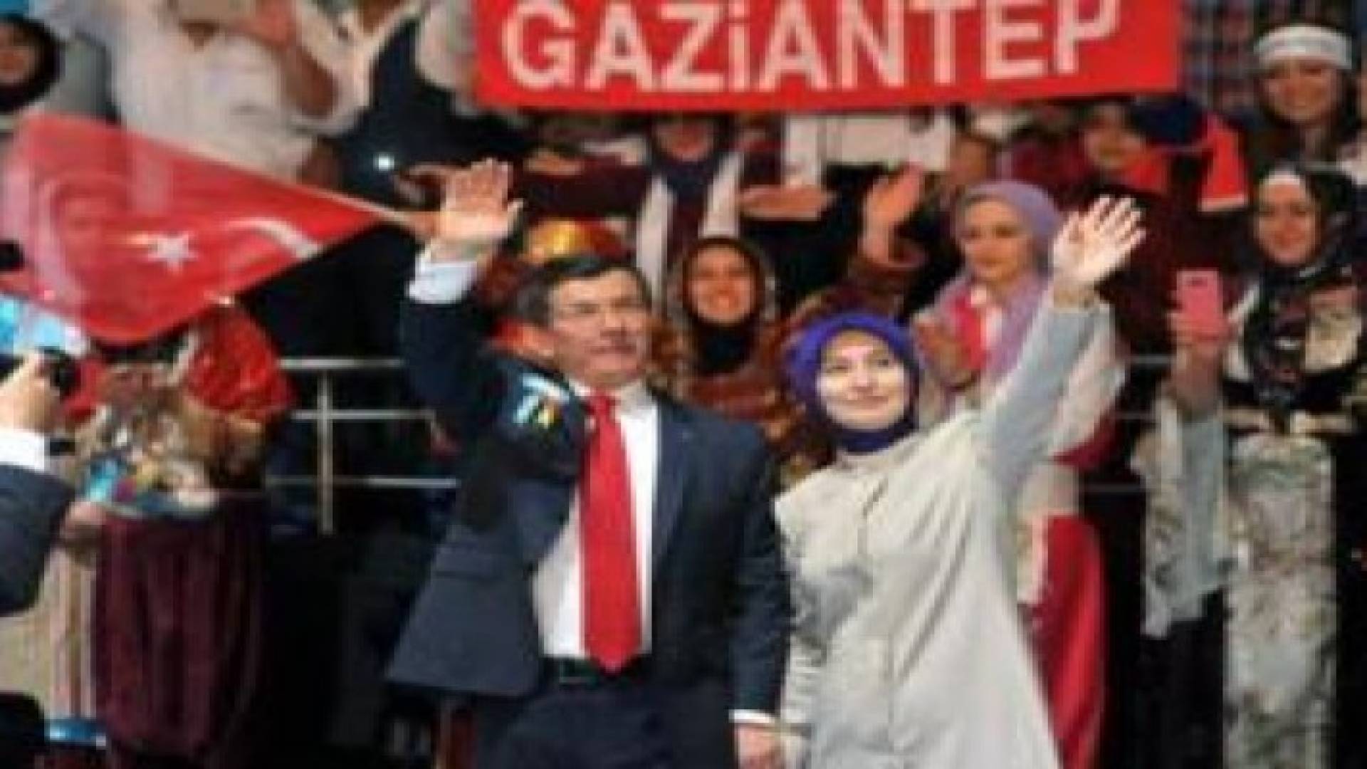 ترشيح داود أوغلو لرئاسة حزب العدالة والتنمية