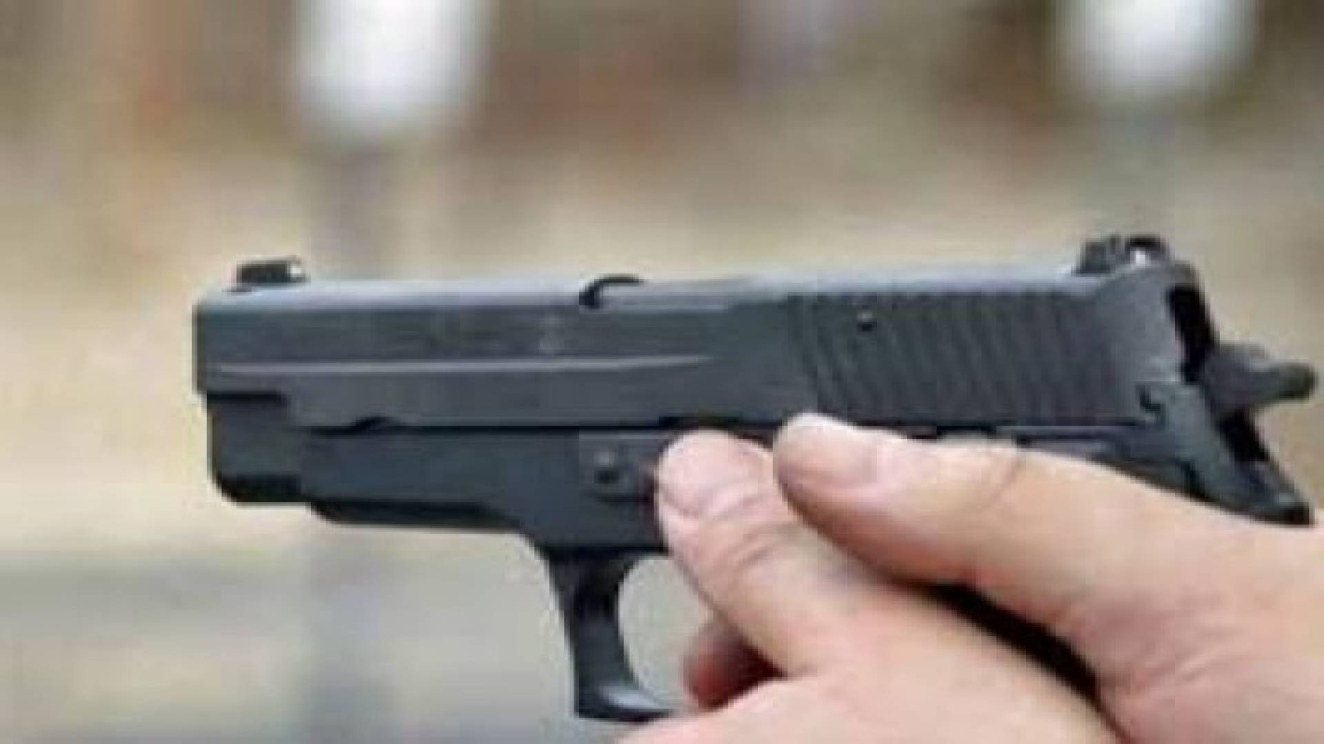 إصابة شاب بطلق ناري في ماعين