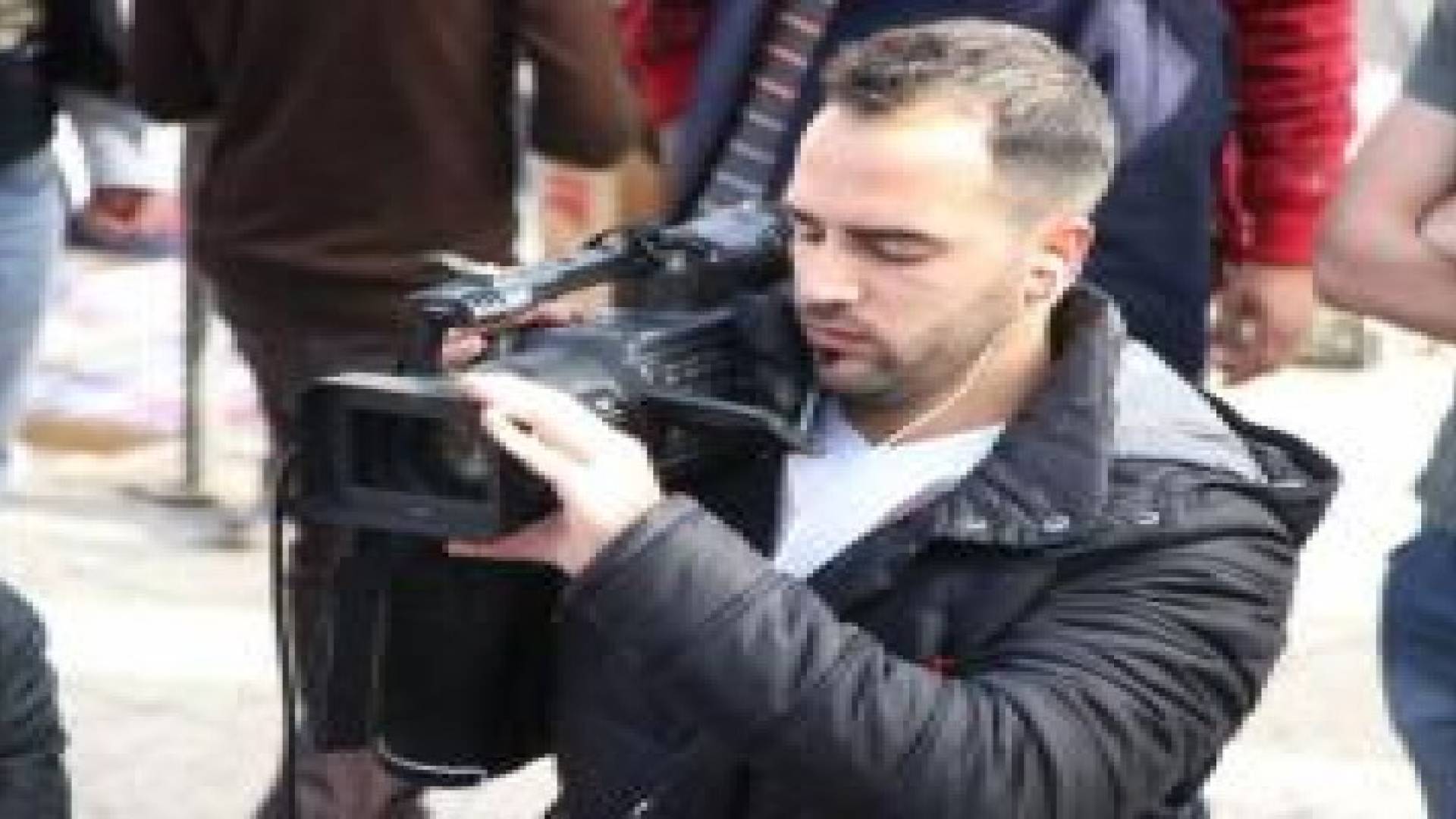 جنود الاحتلال يعتدون على مصور "رؤيا" في المسجد الأقصى