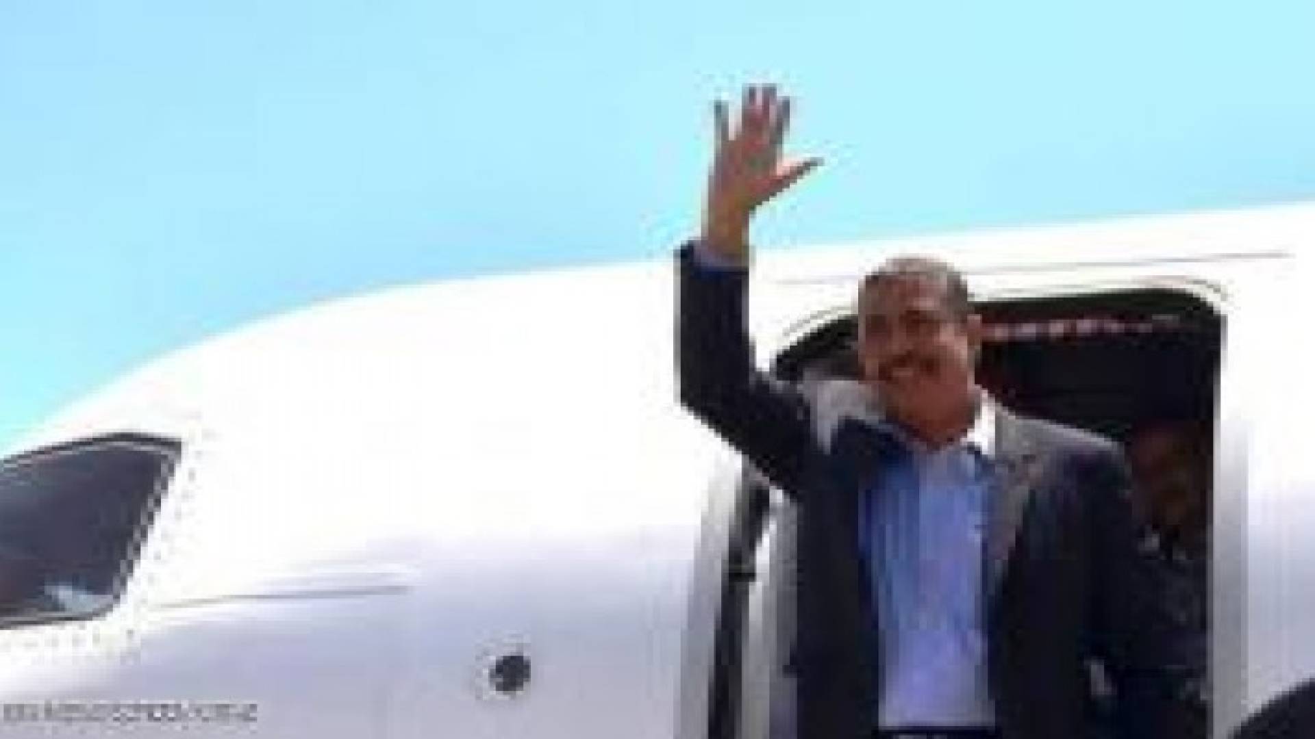 بحاح يصل عدن لممارسة أعمال الحكومة