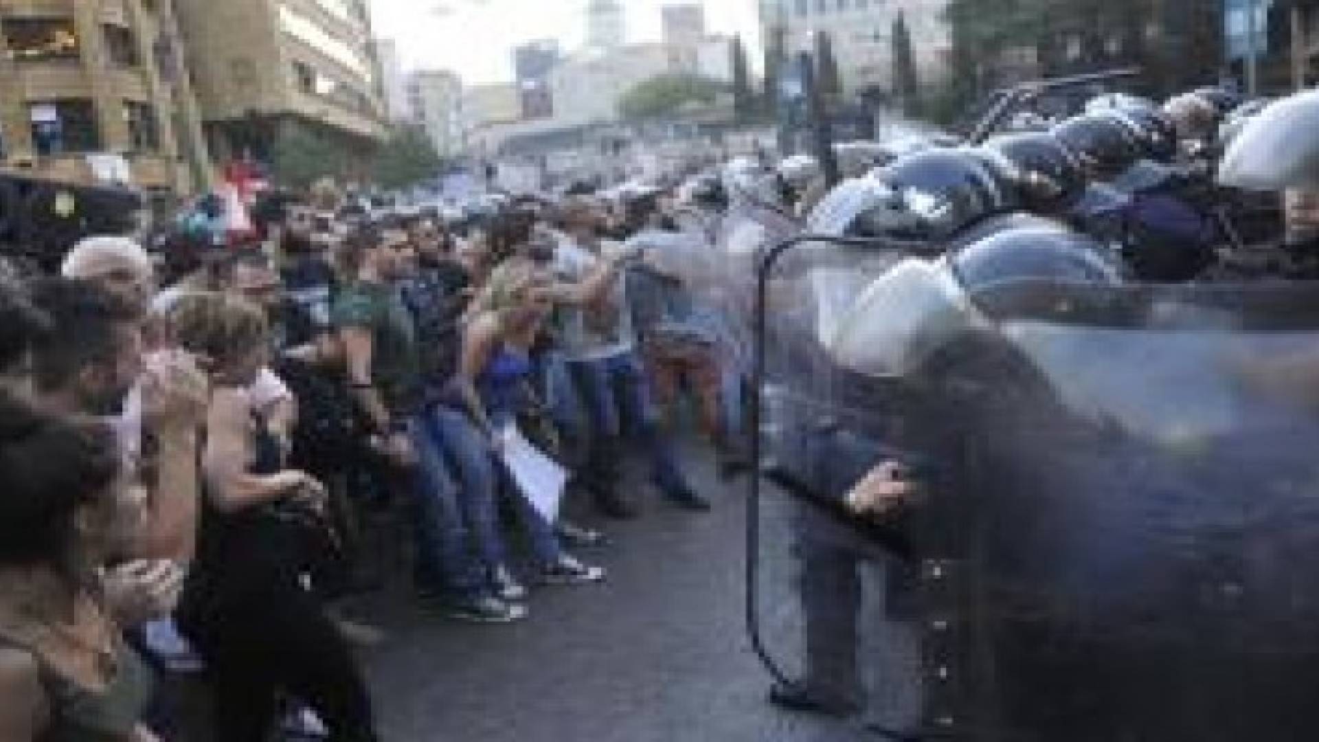 18 جريحا في مواجهات بين القوى الامنية اللبنانية ومتظاهرين وسط بيروت