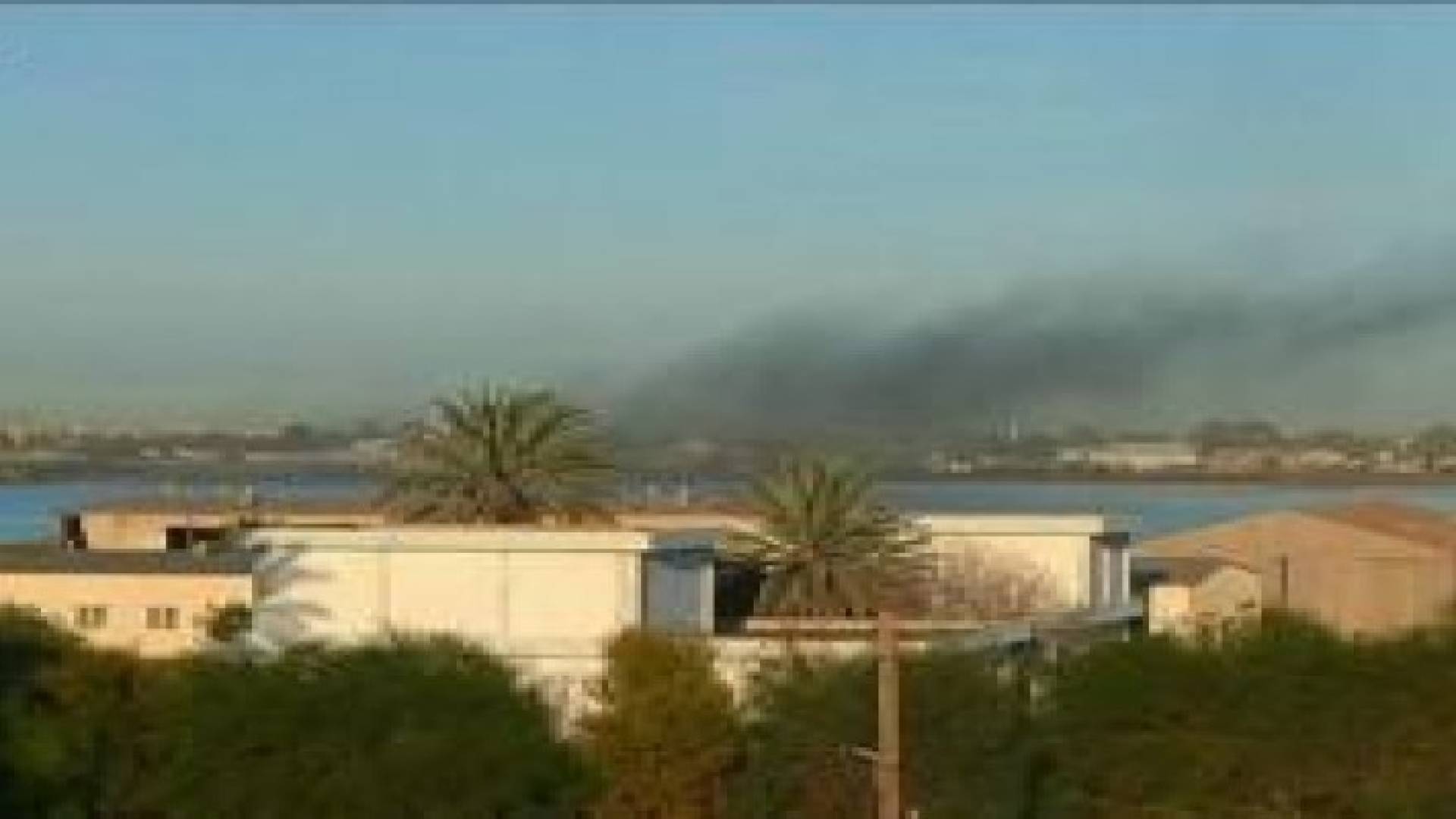 انفجاران بمحيط مطار معيتيقة