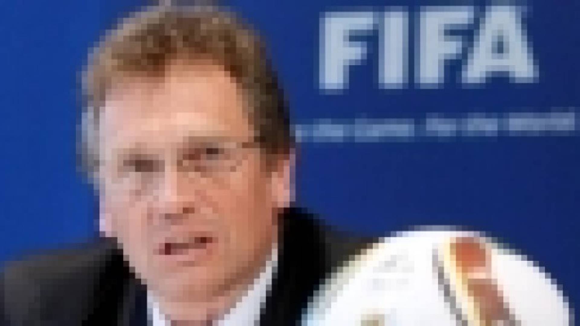 الفيفا يعفي فالكة من منصبه في الفيفا