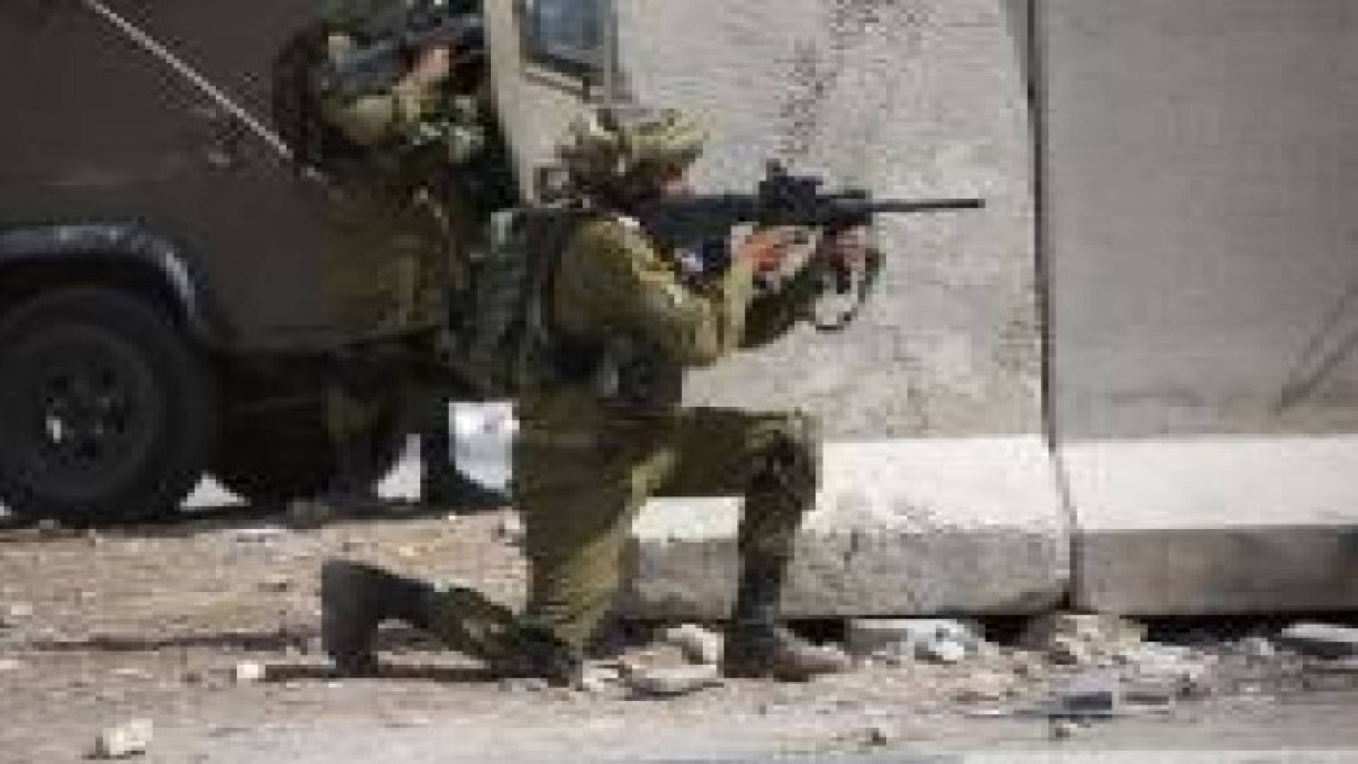 مواجهات بين الفلسطينيين والقوات الإسرائيلية في القدس