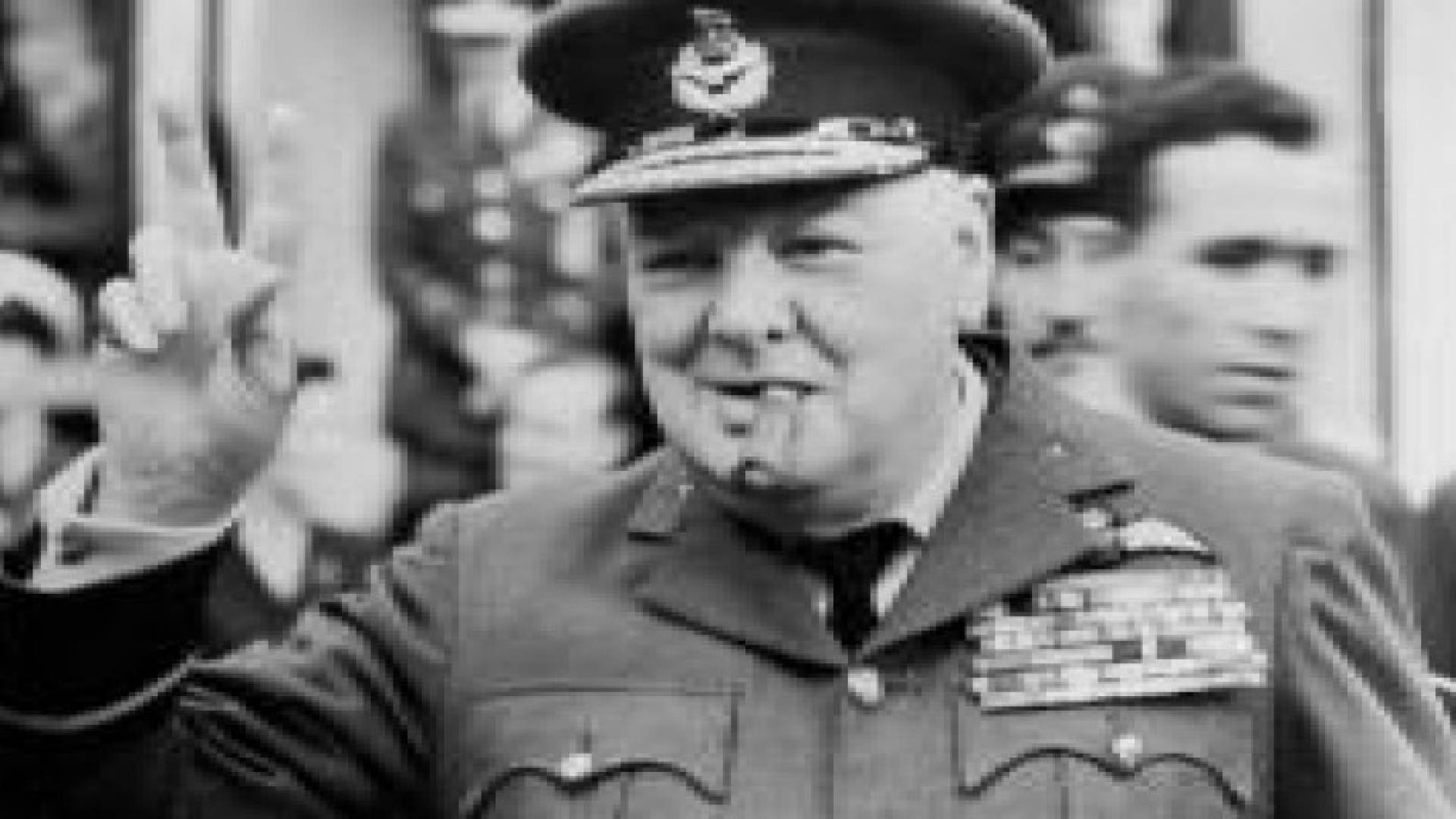 ونستون تشرشل.. مات مديونا لتكشف عائلته ميراثا يقدر بسبعة ملايين دولار