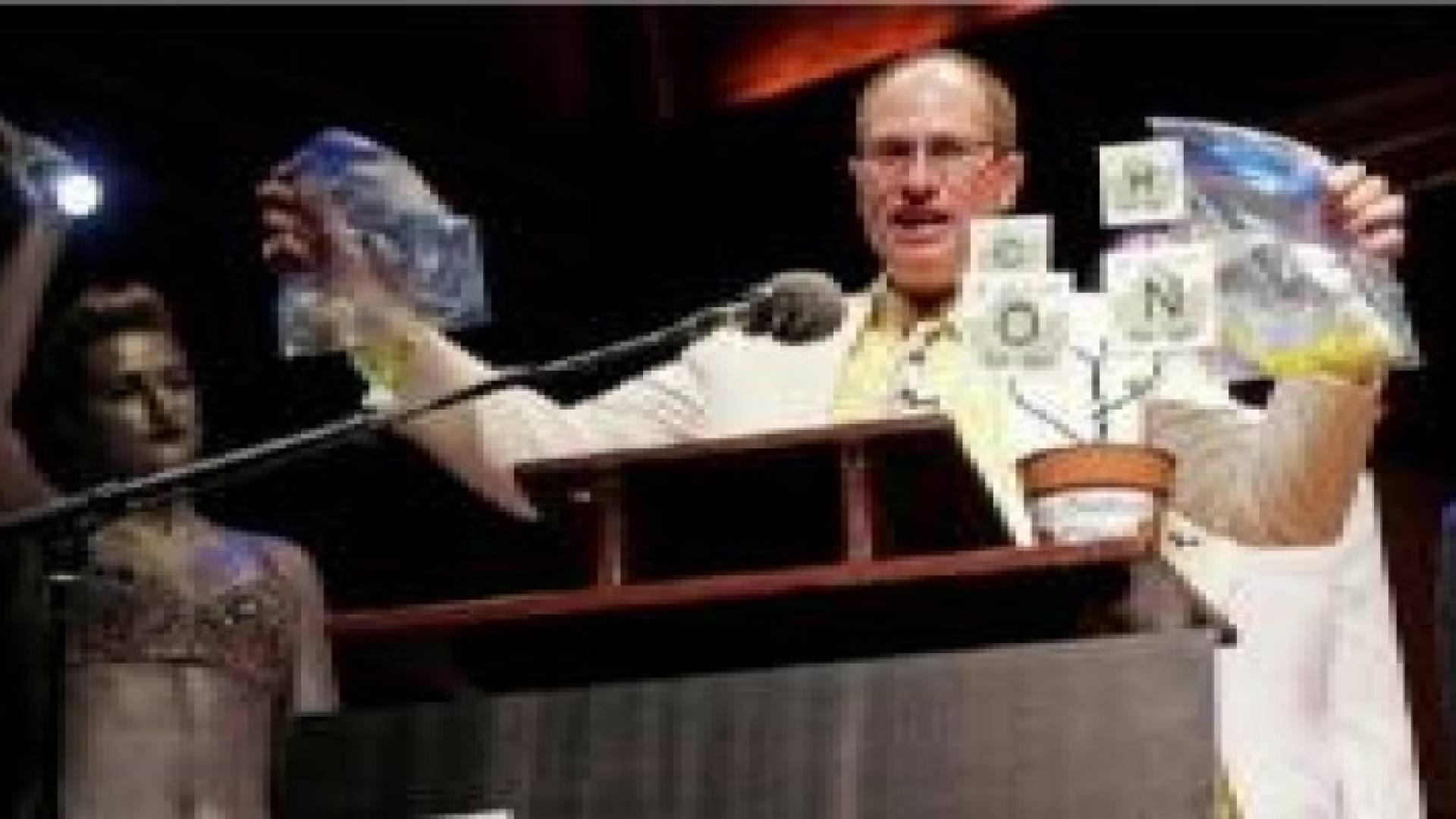 جائزة "إغ نوبل" لعالم أعاد البيضة المسلوقة نيئة