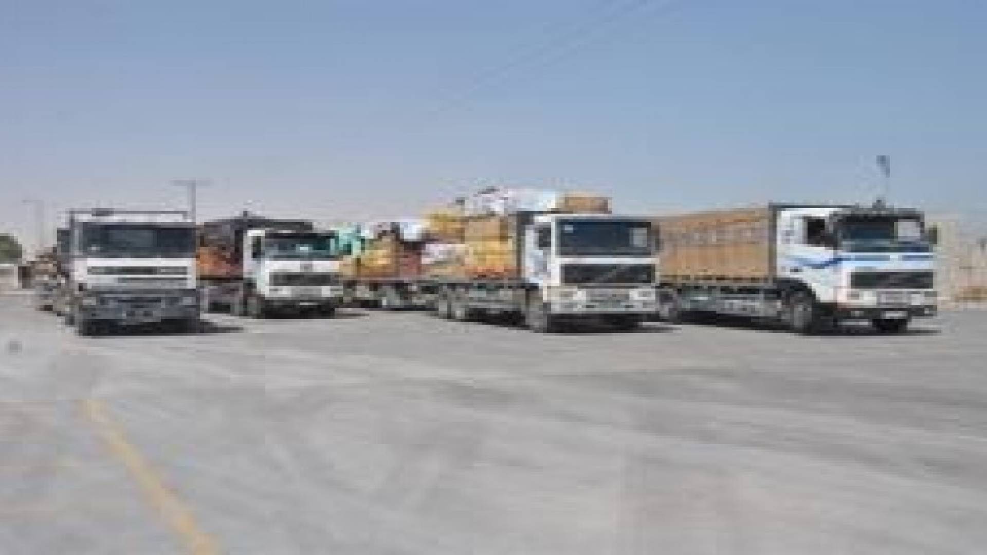 إدخال 870 شاحنة بضائع ومساعدات ومواد إنشائية لغزة