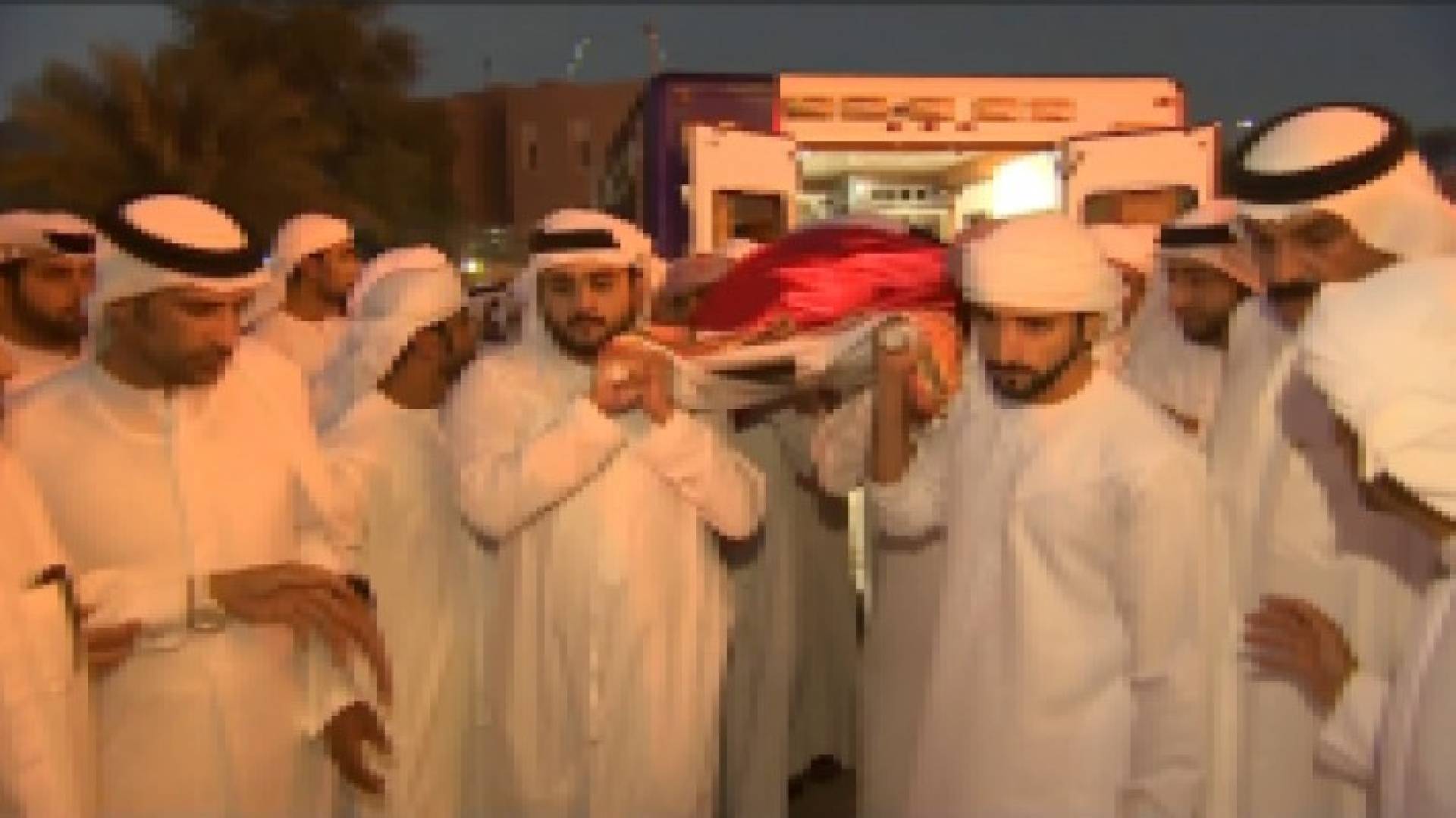 فيديو وصور : تشييع جثمان الشيخ راشد بن محمد آل مكتوم