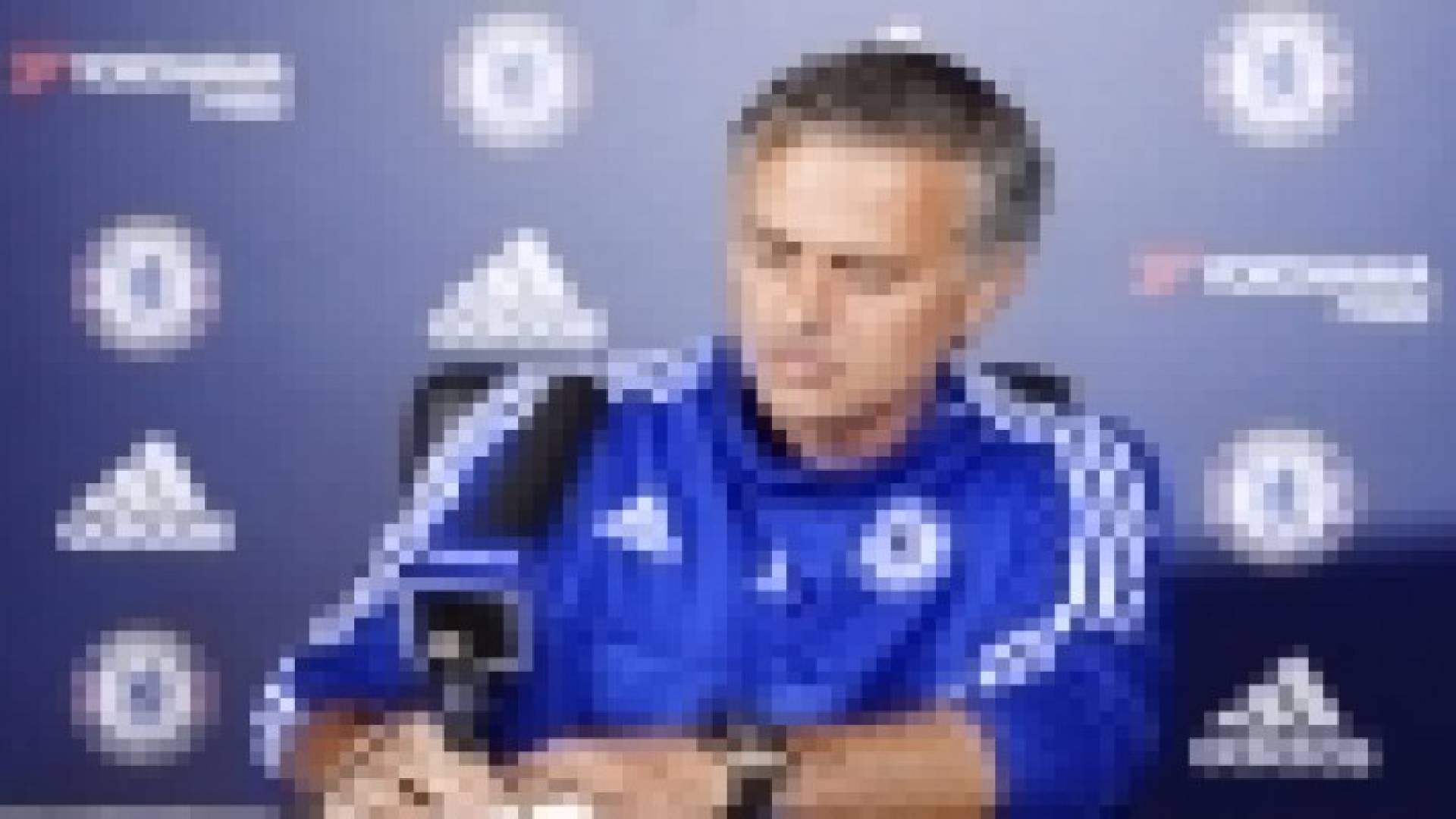 مورينيو يدافع عن كوستا ويهاجم فينغر المتذمر