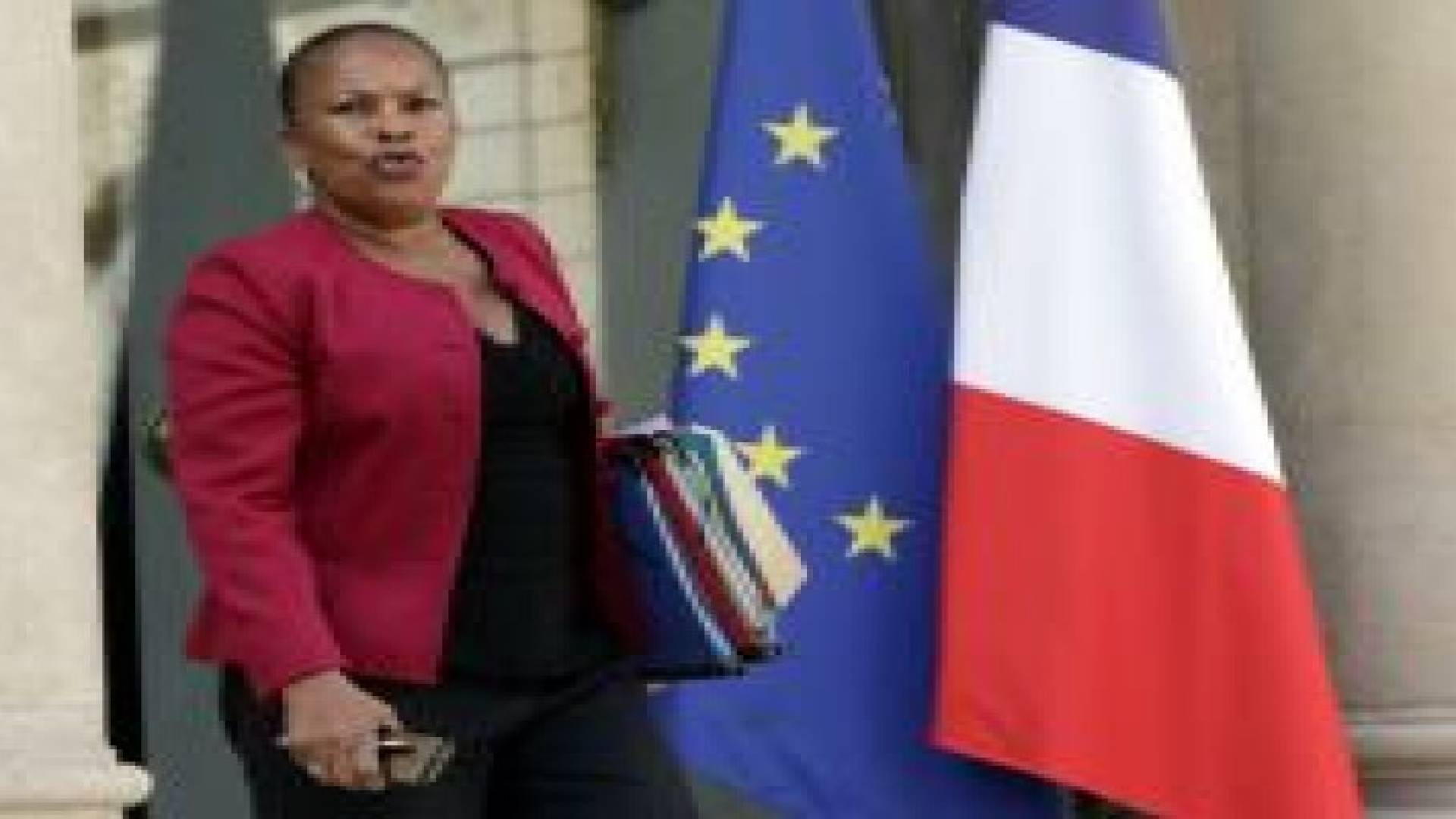 عشرة آلاف يورو غرامة لمجلة شبهت وزيرة العدل الفرنسية بـ "القرد"