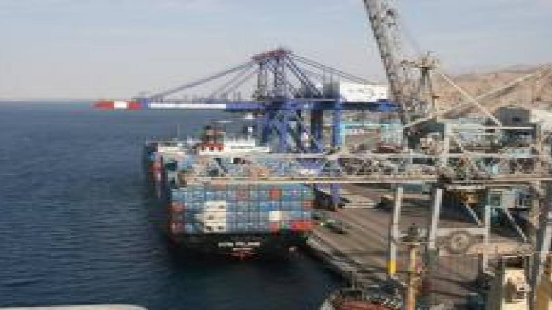 إستمرار العمل في ميناء الحاويات بالعقبة خلال العيد