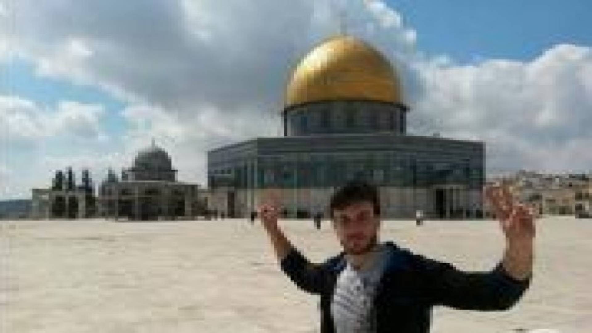 بالصور : استشهاد فلسطيني برصاص الاحتلال بالضفة الغربية