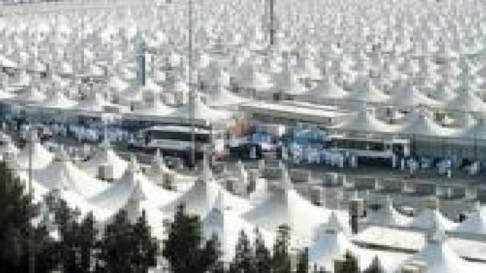 ضيوف الرحمن يتوافدون إلى "منى" لقضاء "يوم التروية"