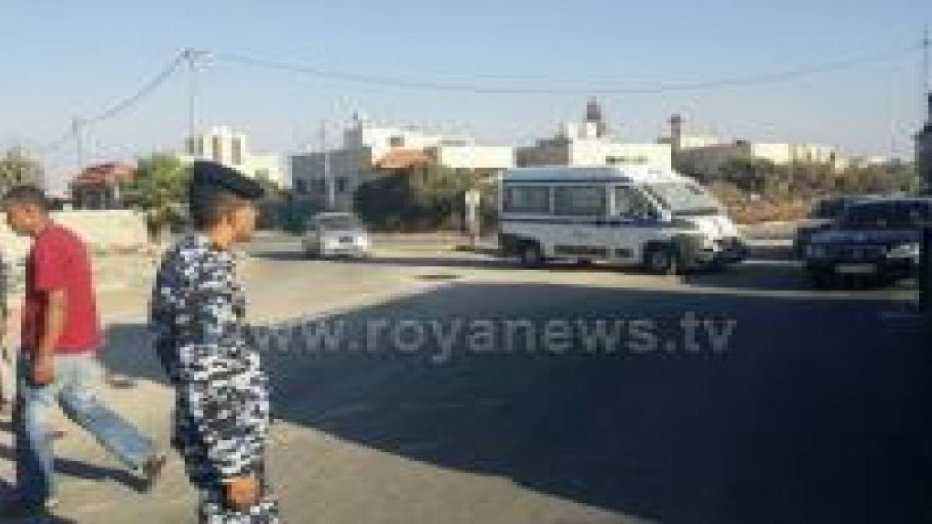 بالصور: انقلاب شاحنة في اربد .. ولا اصابات