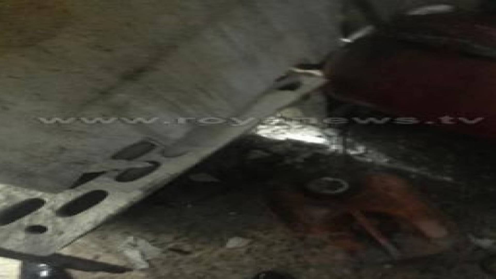 عمان: إصابة شخص بعد اقتحام مركبة لمحل تجاري.. صور