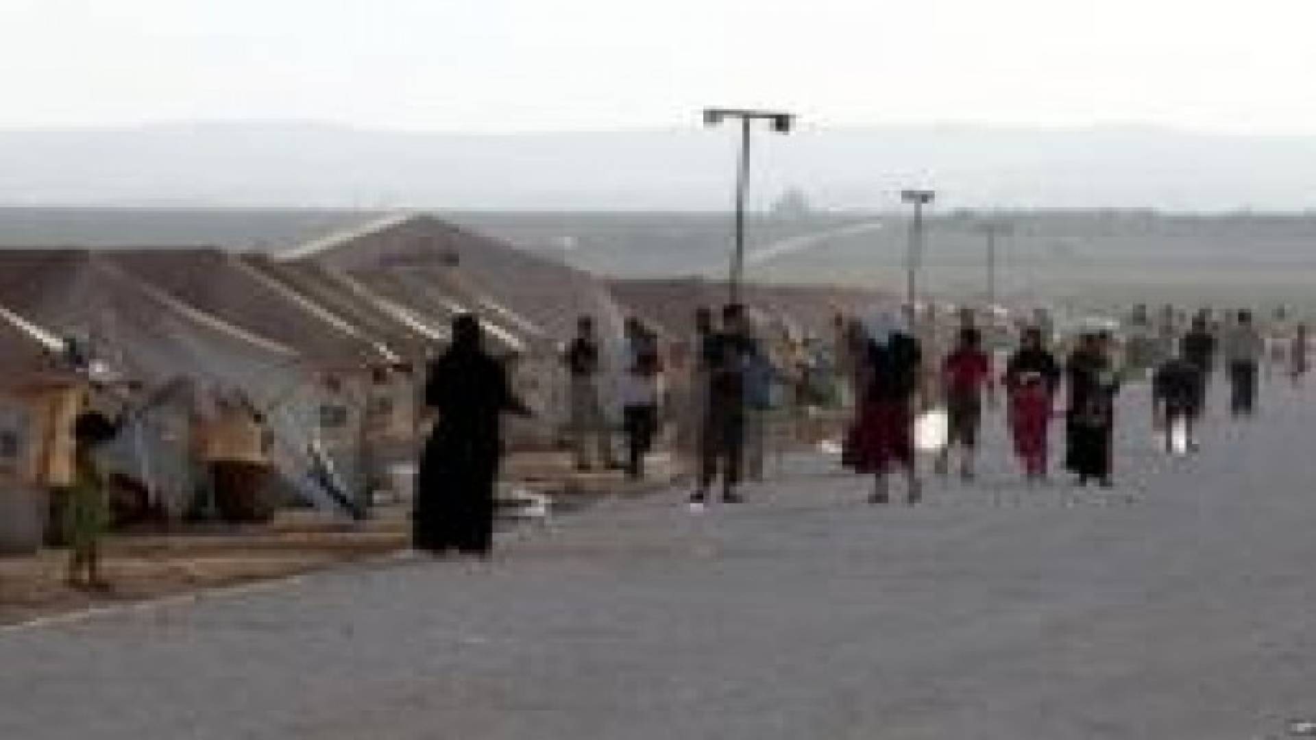 توزيع 350 ألف رغيف على لاجئي الزعتري و"الأزرق" يوميا