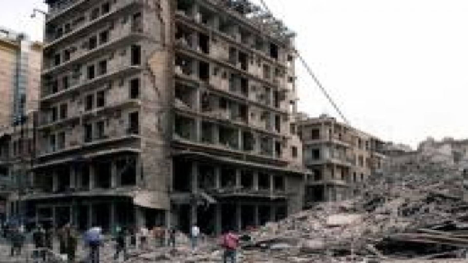 جنين يصاب بشظايا ويبقى على قيد الحياة