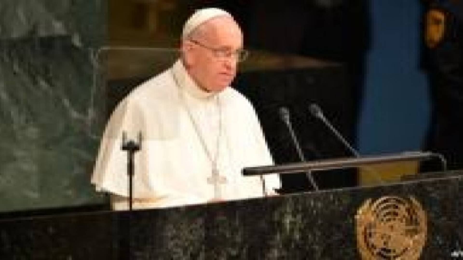 البابا يحث على العدالة ويدعو لمساعدة الدول النامية