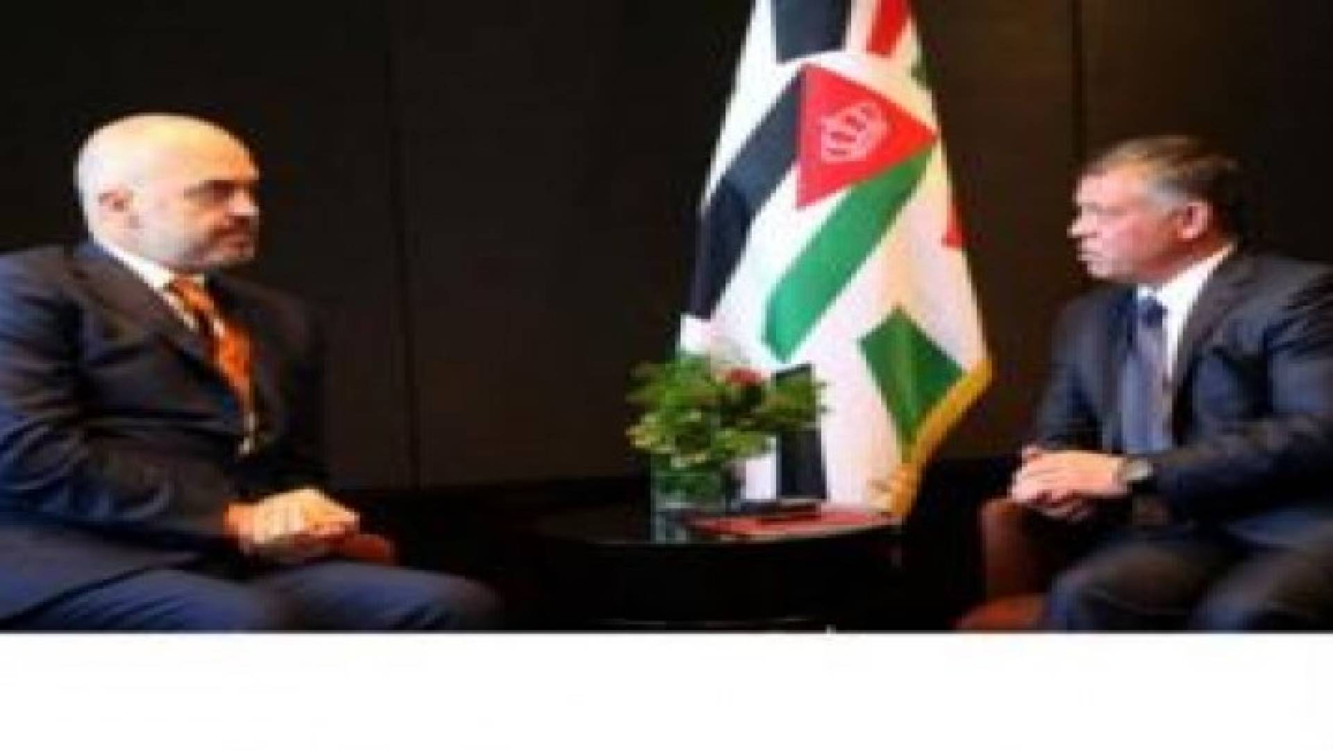 الملك يؤكد أهمية ترسيخ الصورة السمحة للإسلام المعتدل