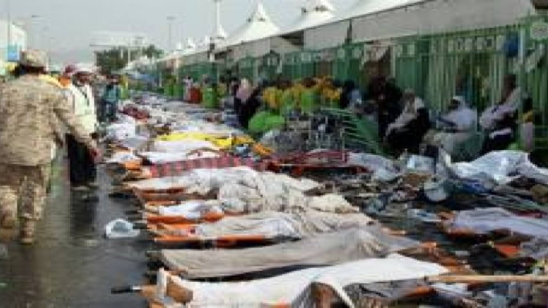 خامنئي يطالب السعودية بالاعتذار للمسلمين