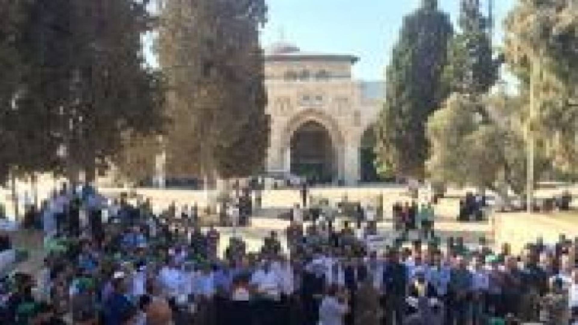 المرابطون يتصدون لاقتحام المسجد الاقصى