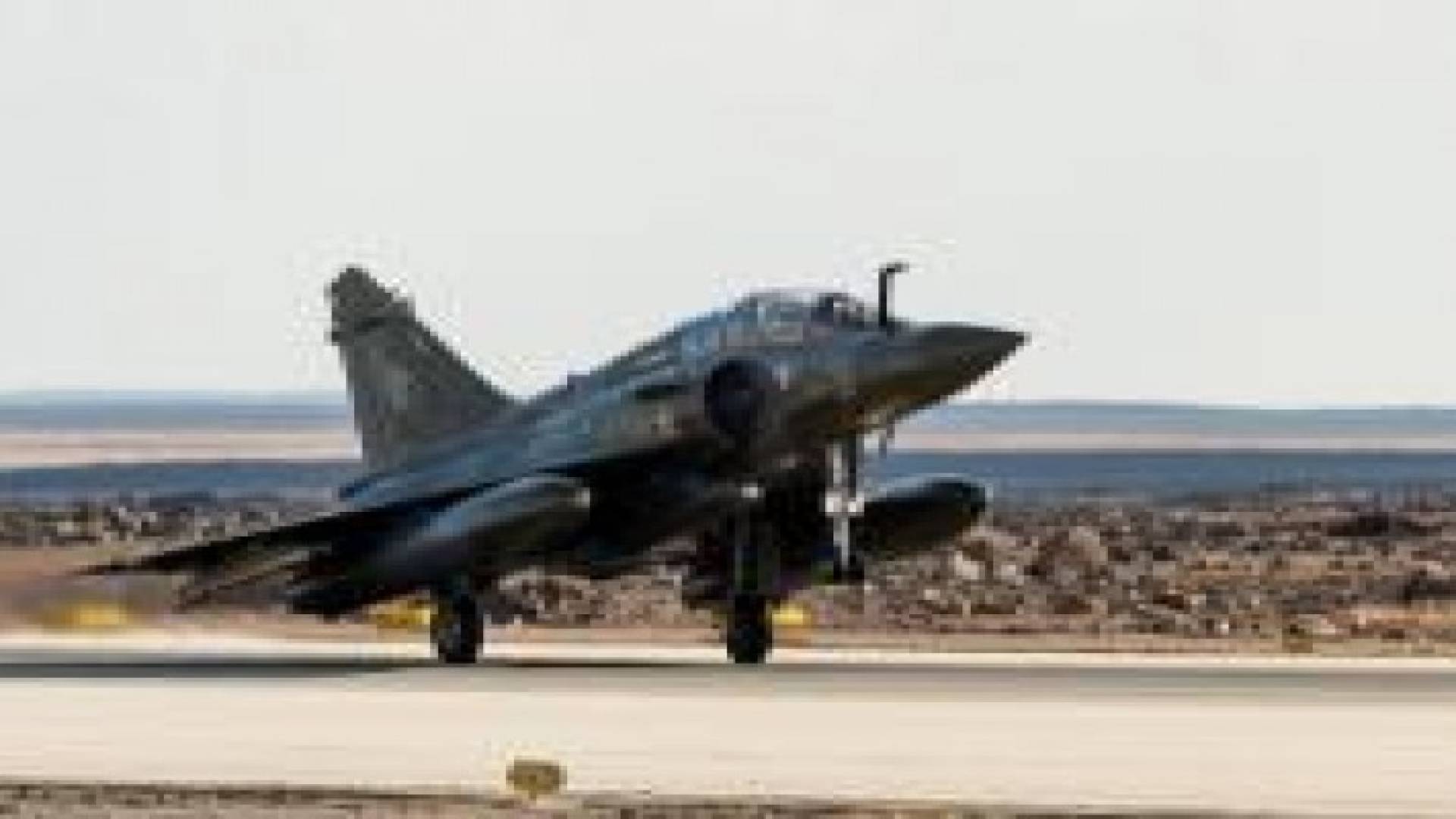 فرنسا تدمر معسكرا تدريبيا لـ"داعش" في دير الزور