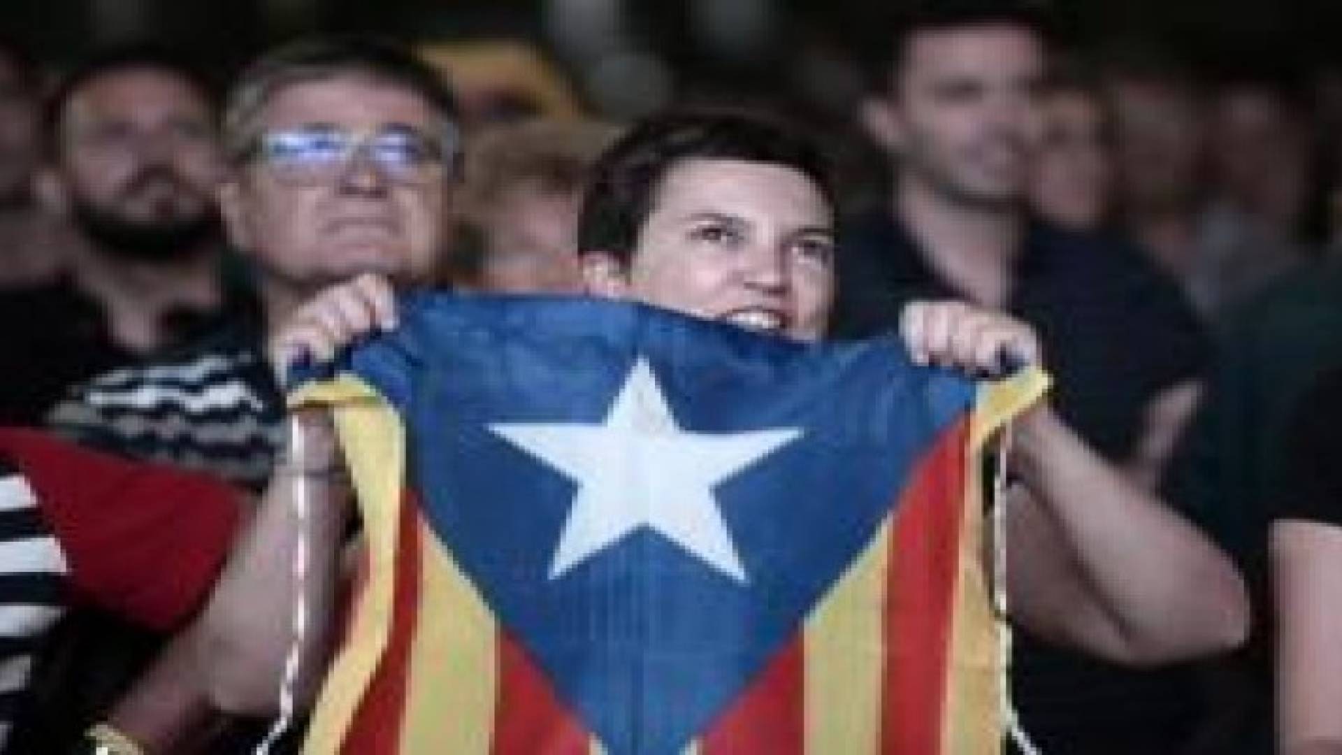 الانفصاليون يفوزون بغالبية مقاعد برلمان كاتالونيا الإسباني