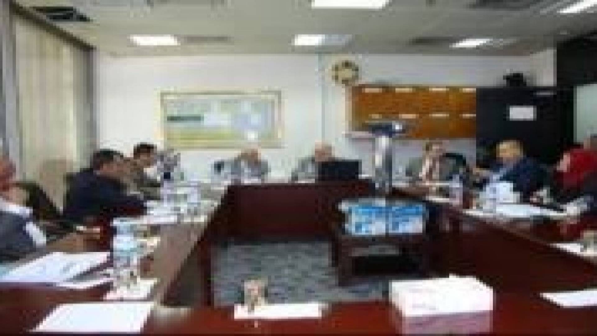 اللجنة المالية النيابية المصغرة تباشر عملها