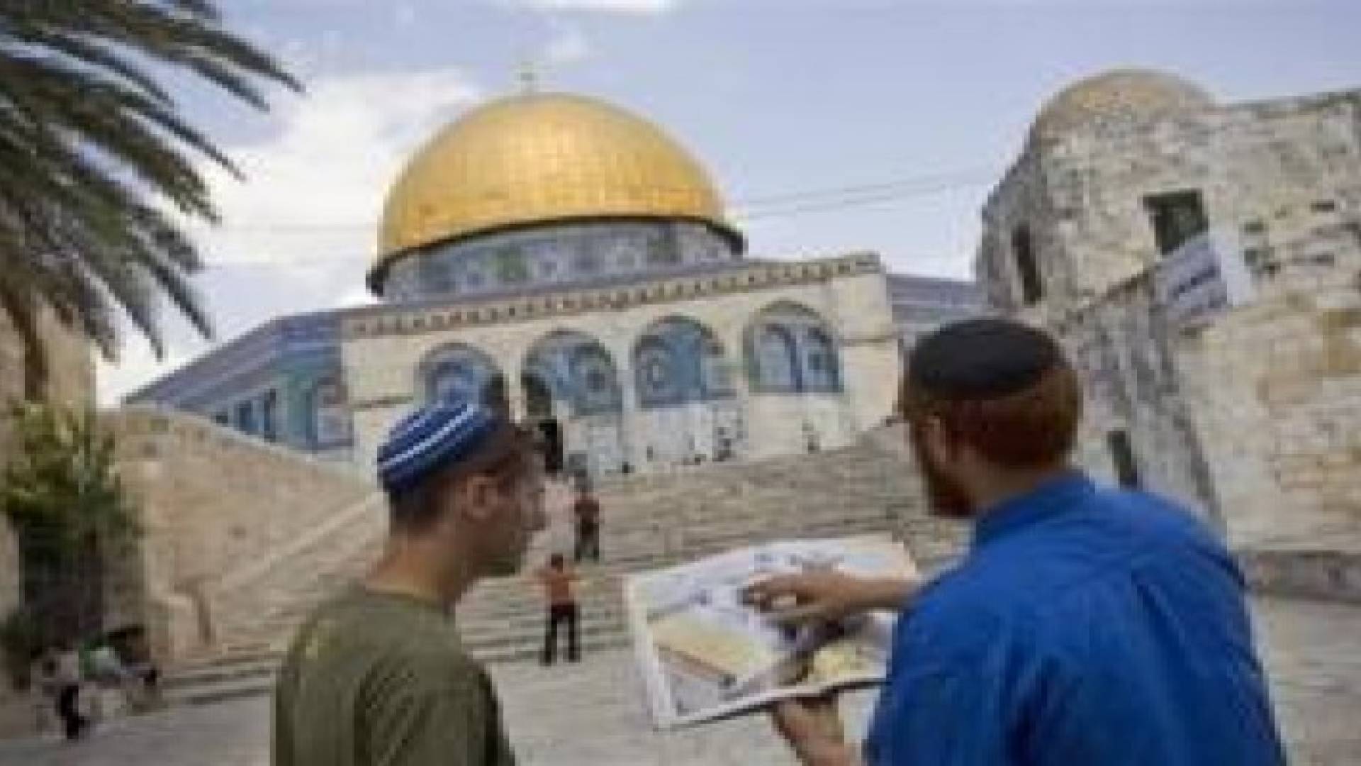 الاحتلال يفرض التقسيم الزماني في المسجد الاقصى