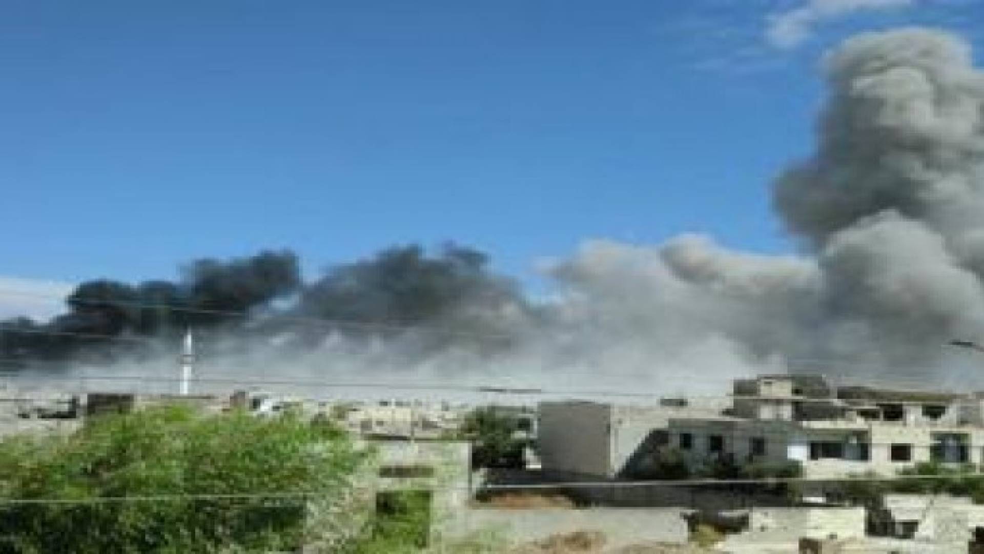 الجزيرة: تجدد الغارات الروسية على مواقع في ريف حمص وحماة