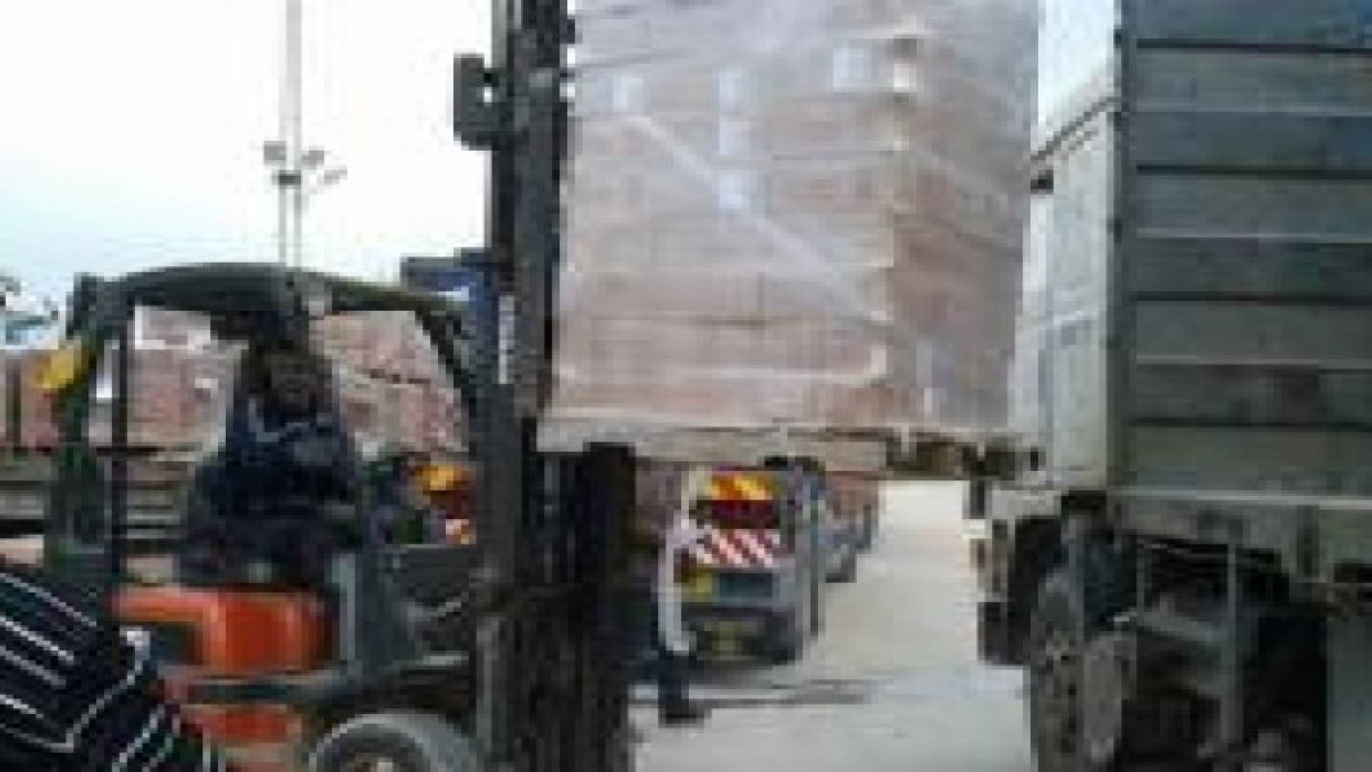 919 شاحنة لغزة عبر كرم ابو سالم