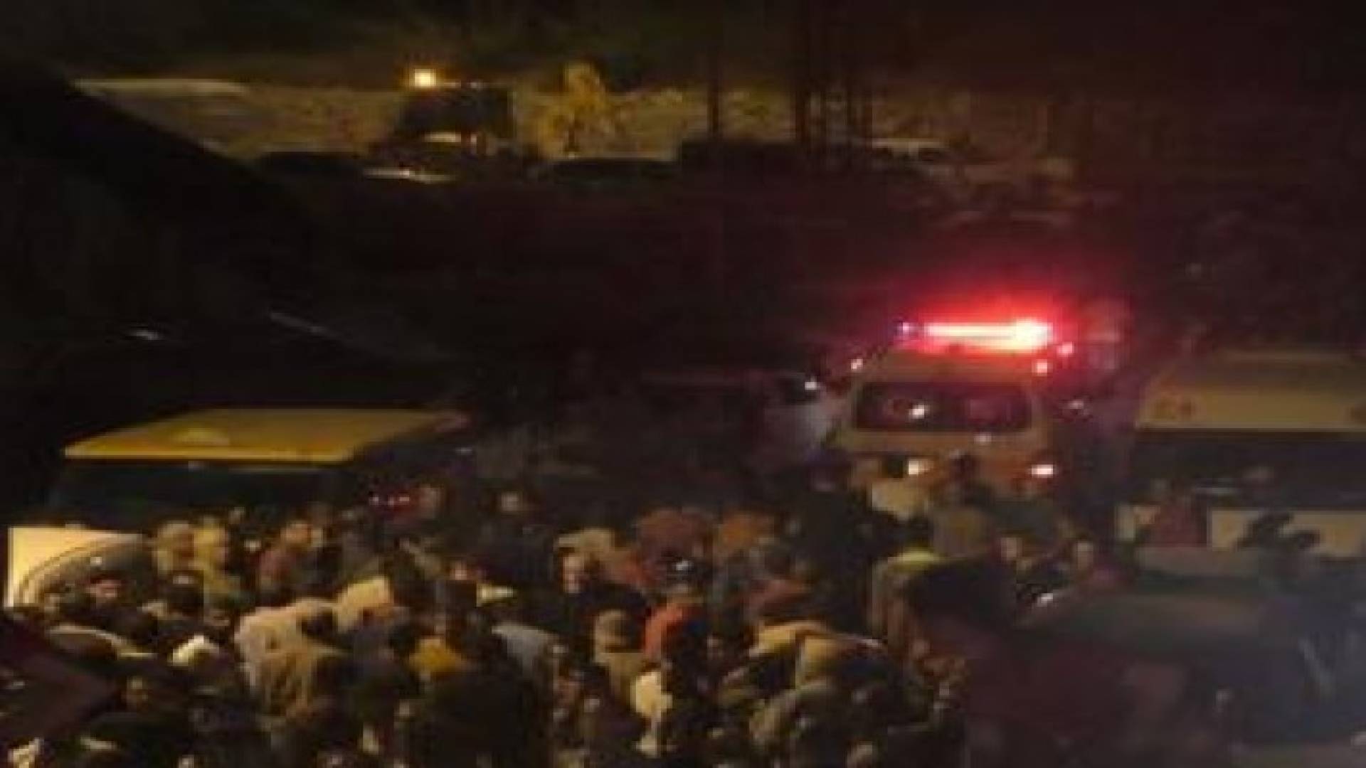اعتقال شابين واصابة 4 خلال مواجهات في بيت أمر