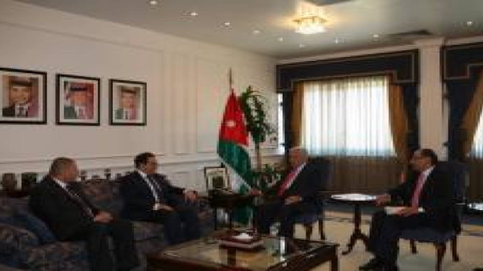 النسور يبحث مع وزير البترول المصري التعاون في مجالات الطاقة
