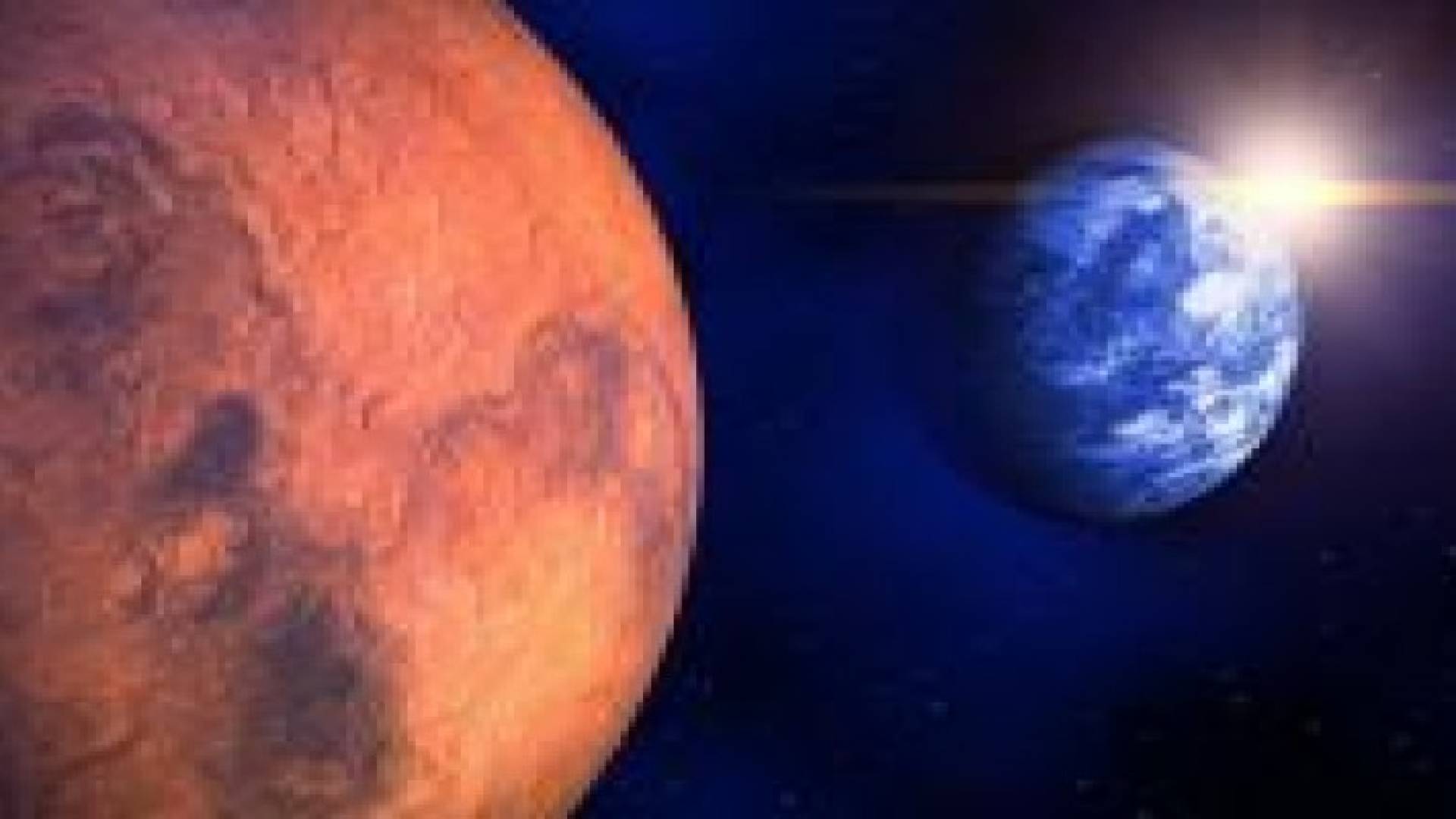 بعد اكتشاف الماء السائل على سطح المريخ.. العلماء يحذرون من تهديد الكائنات الفضائية