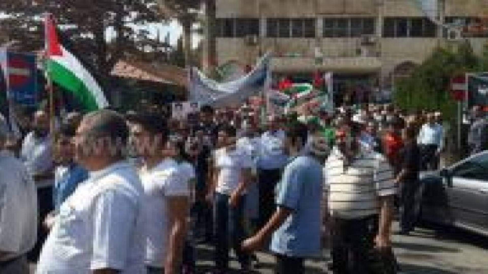 عمان: انطلاق مسيرة حاشدة أمام النقابات المهنية نصرة للأقصى .. صور