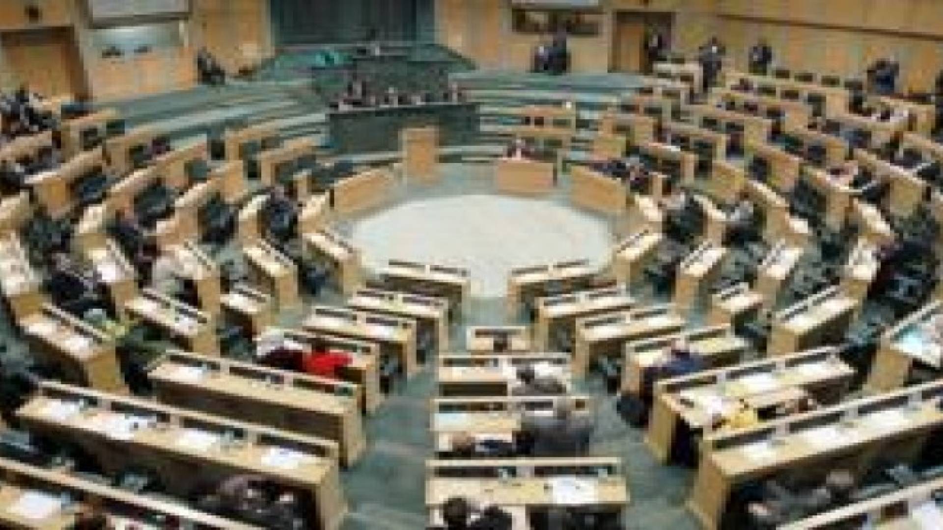 النواب يطلق الحوار حول "الانتخاب" بلقاء رؤساء وزراء سابقين