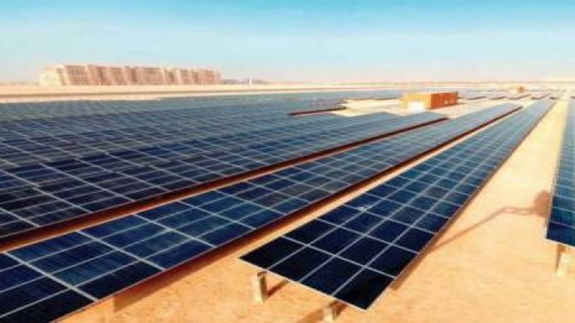 الامارات تستثمر 35 مليار دولار بتنويع مصادر الطاقة