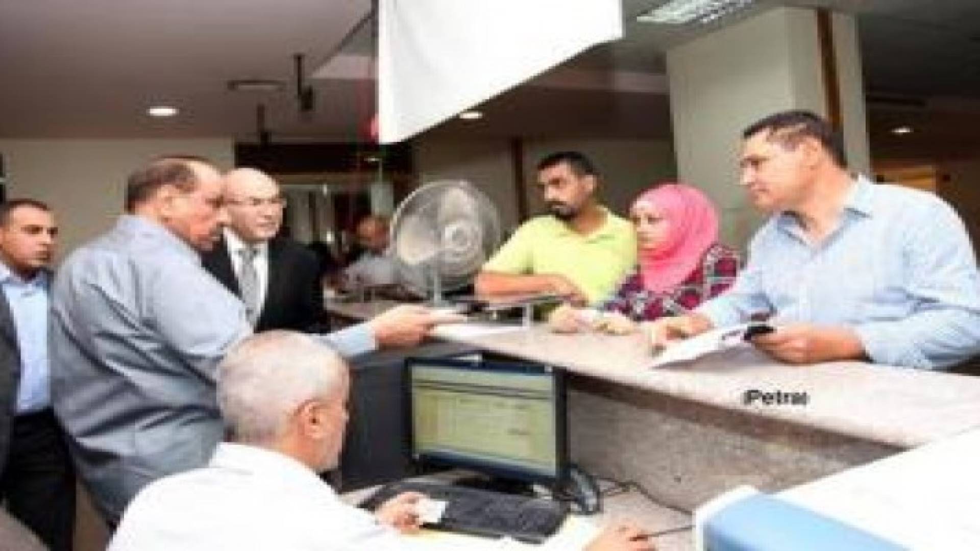 حماد يؤكد ضرورة تطوير العمل باستمرار في الاحوال المدنية