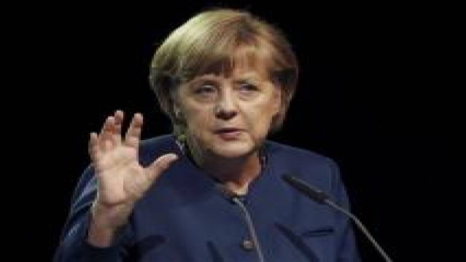 ميركل: جهود روسيا مطلوبة في تسوية الأزمة السورية