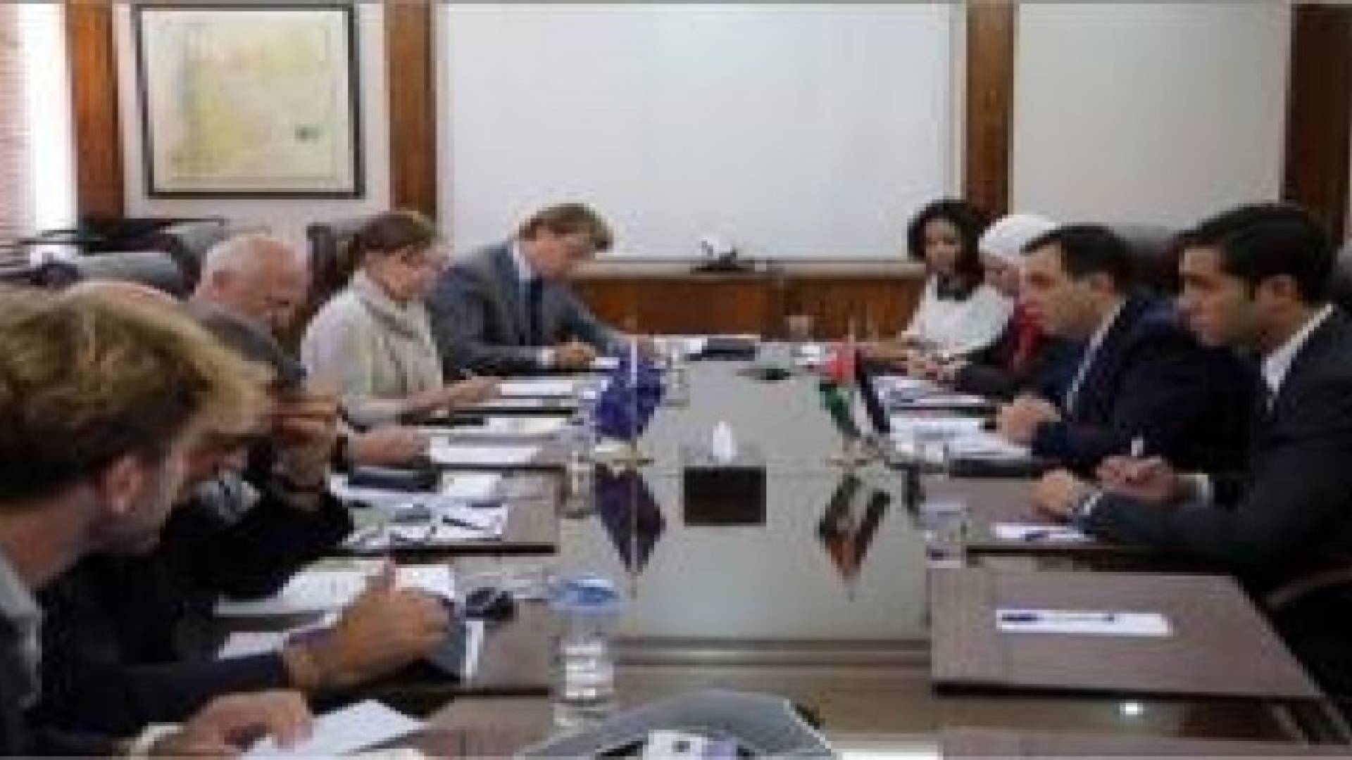 وزير التخطيط يبحث مع برلمانيين اوروبيين تبعات استضاف المملكة للسوريين