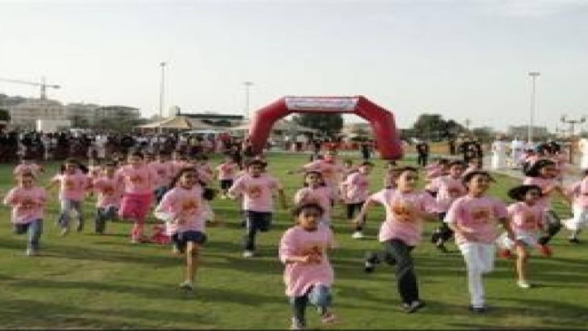 سباق الأطفال يحظى بمشاركة 1500 طفل