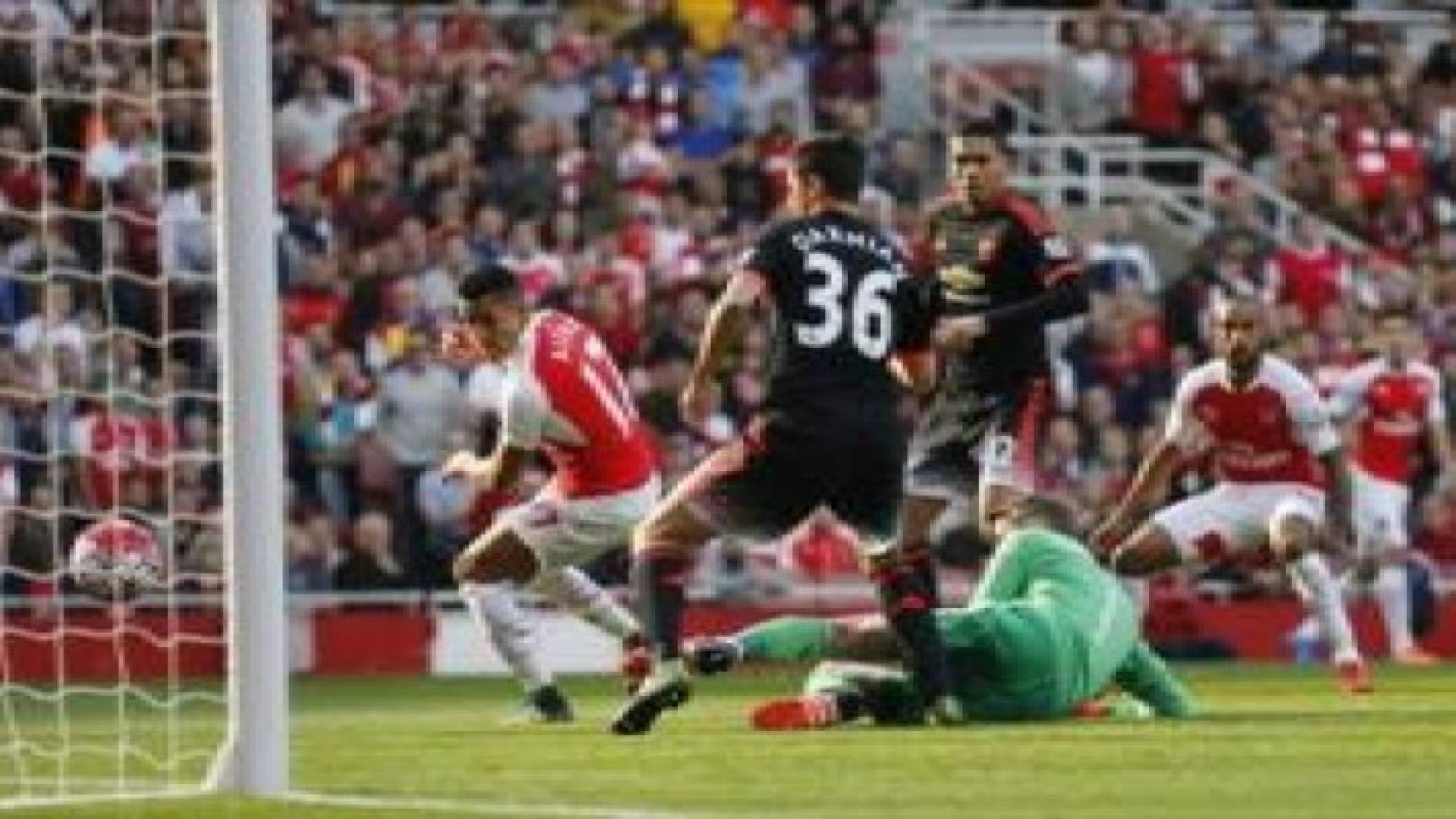 أرسنال يسحق يونايتد بثلاثية ويصعد للمركز الثاني في انجلترا