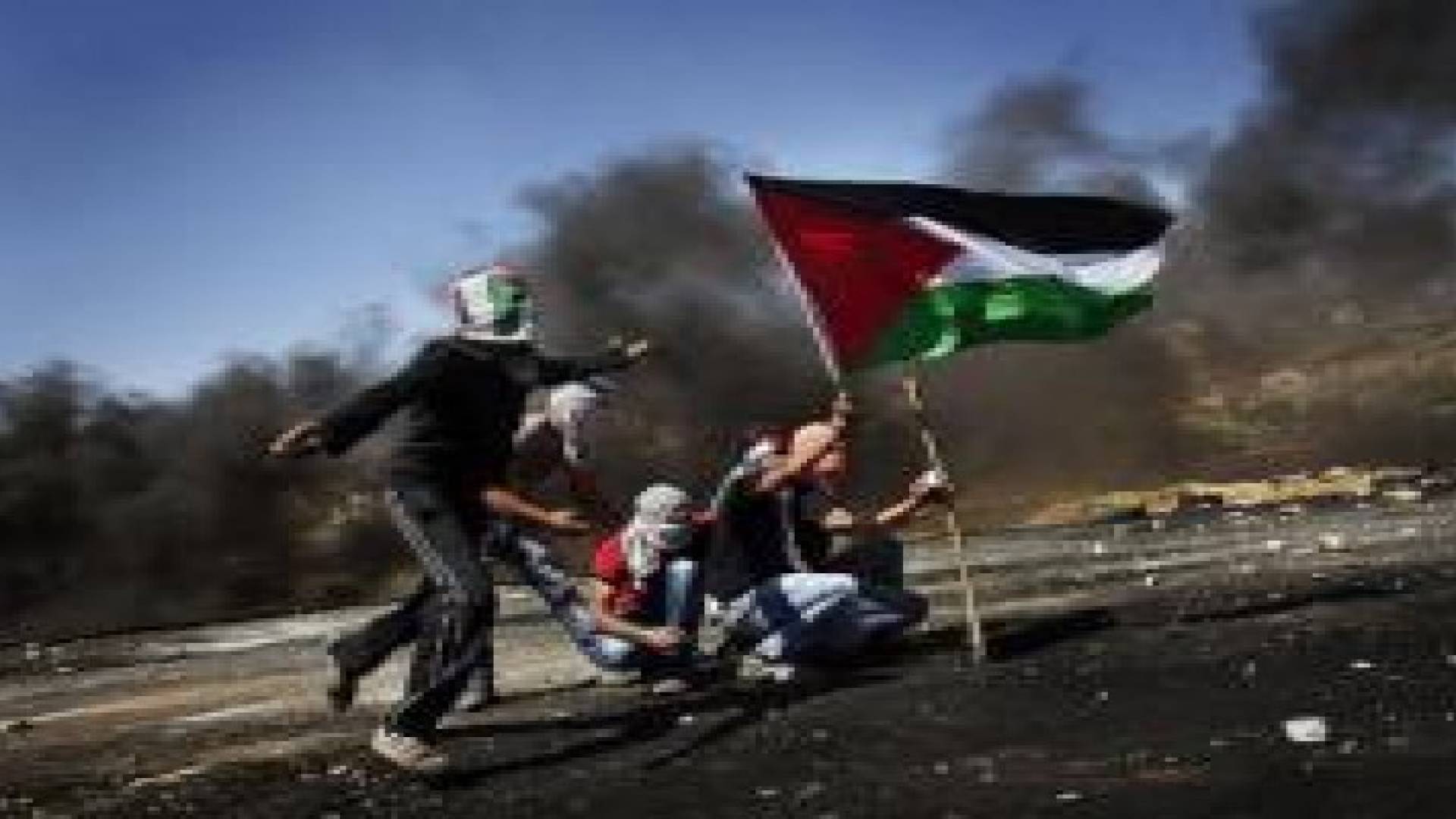 عباس يطالب بـ"حماية دولية" للفلسطينيين