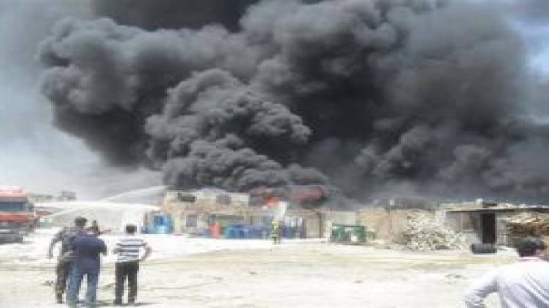 حريق في مصنع دهانات في الرصيفة