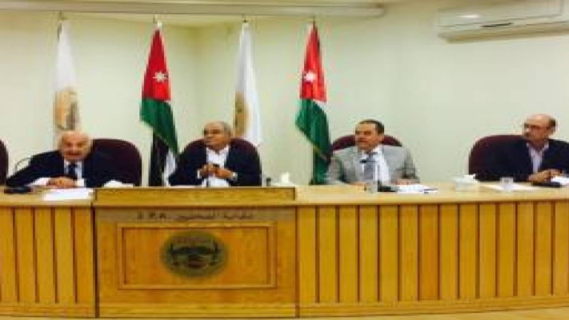 ندوة بنقابة الصحفيين عن مسيرة الدكتور زياد ابو غنيمة