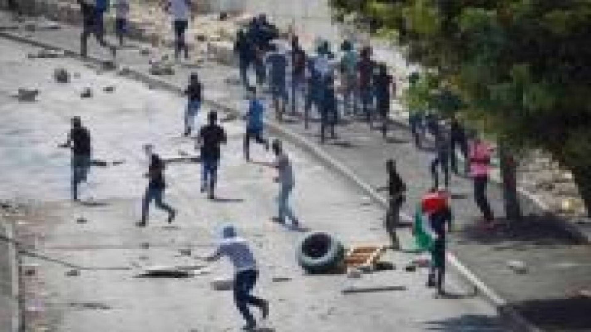 استمرار المواجهات بين قوات إسرائيلية وفلسطينيين في الضفة الغربية