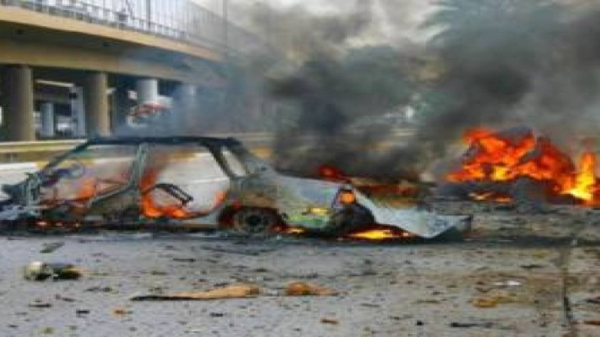 57 قتيلا بتفجير ثلاث سيارات مفخخة في العراق