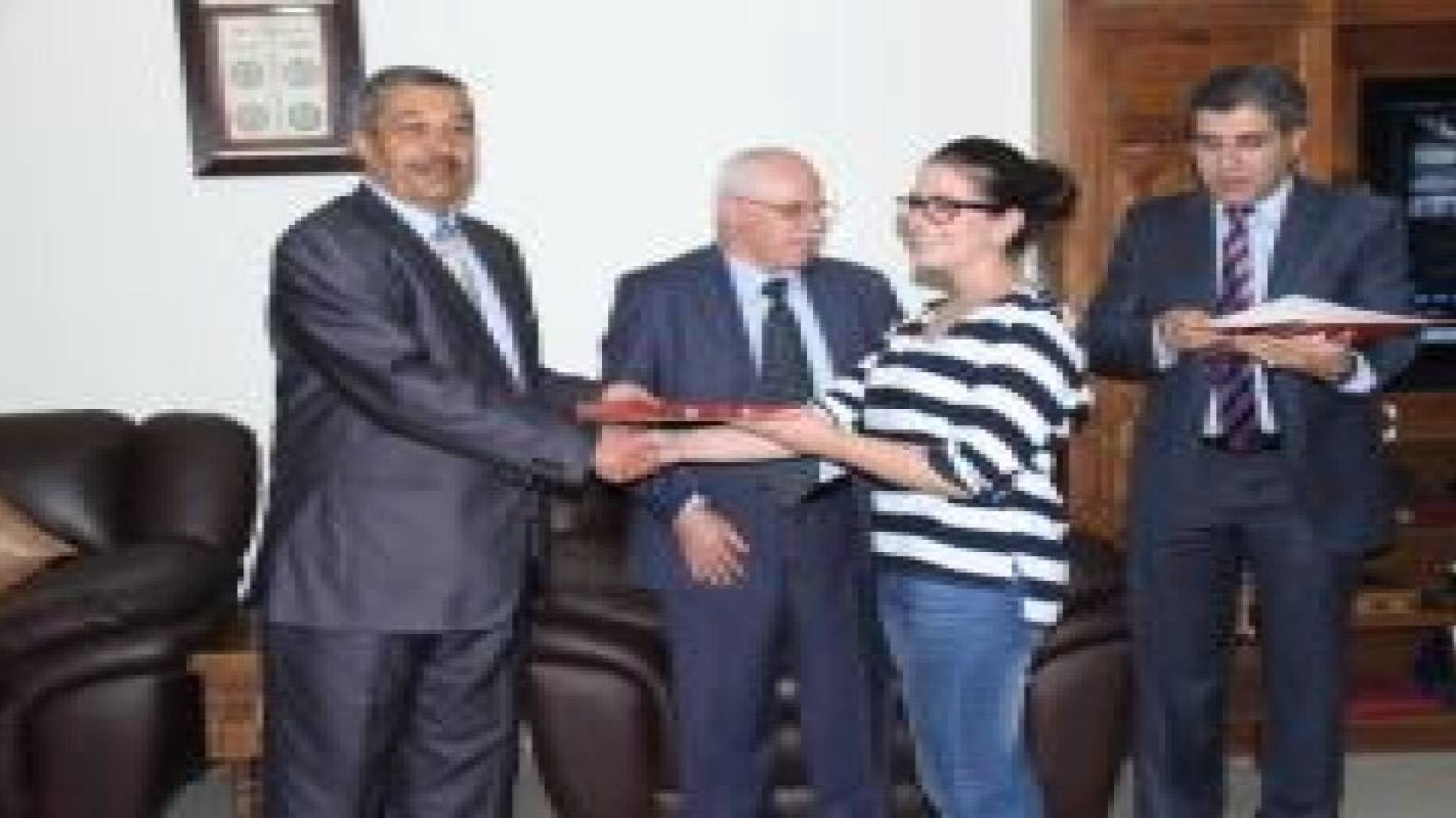 البلقاء التطبيقية تكرم الطلبة المتأهلين للمسابقة العربية في البرمجة