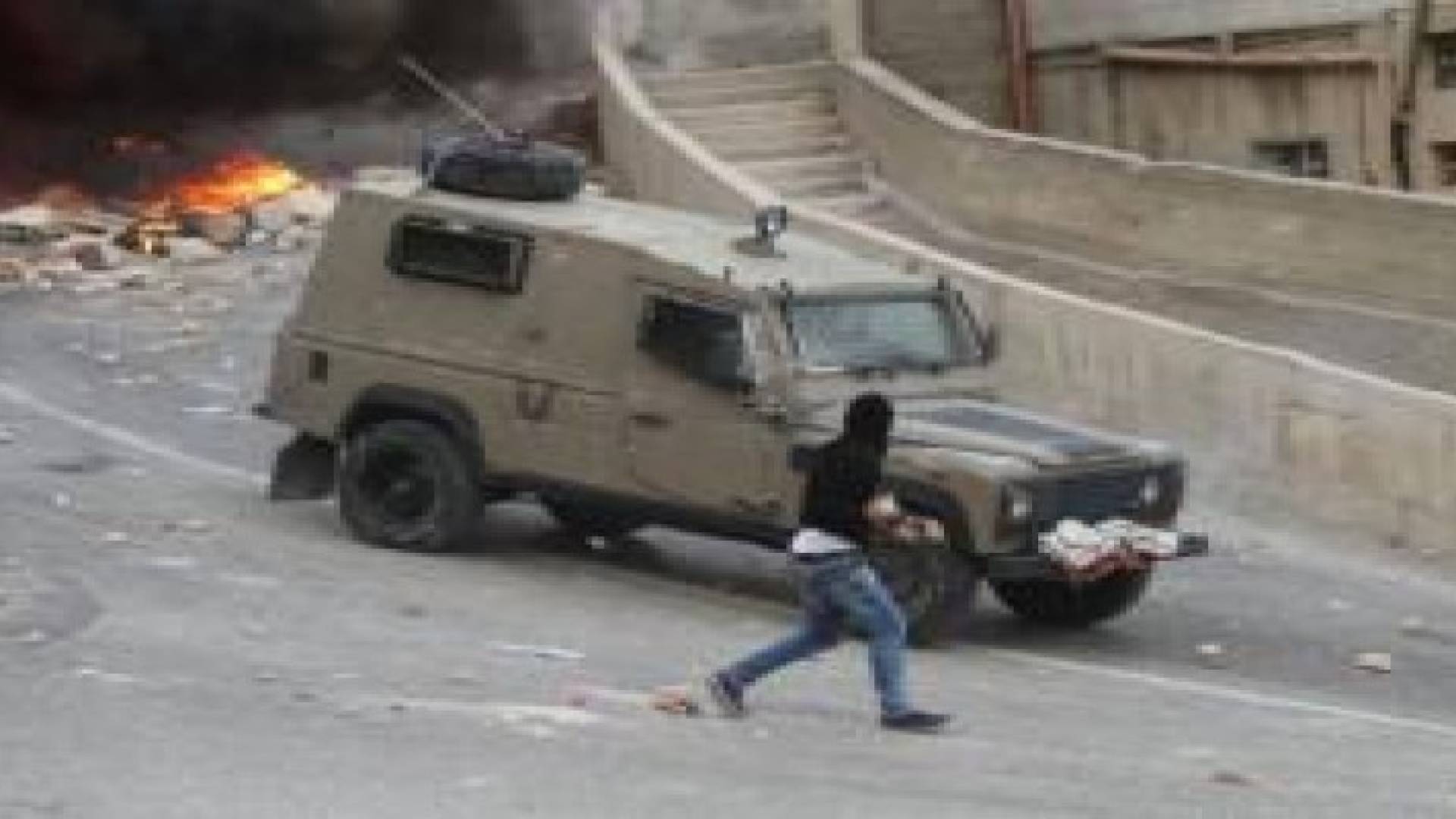 عشرات الإصبات اليوم مع تواصل المواجهات بالضفة والقدس