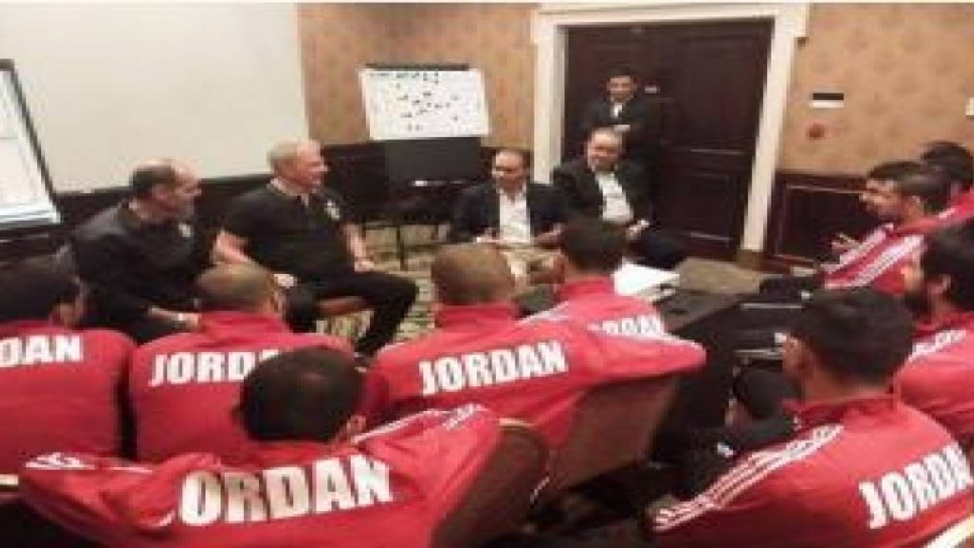 الأمير علي يؤكد ثقته بالمنتخب الوطني لاجتياز استراليا